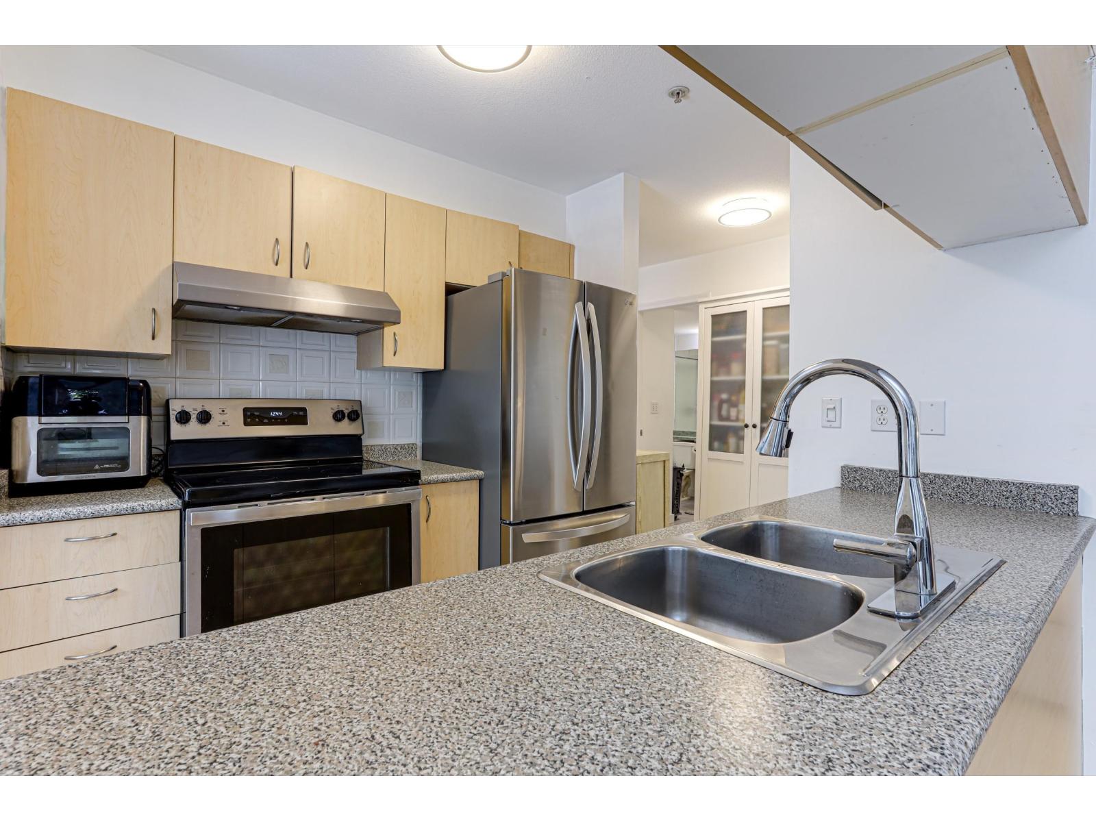 Photo 18 of 203 6359 198 Street, Langley BC