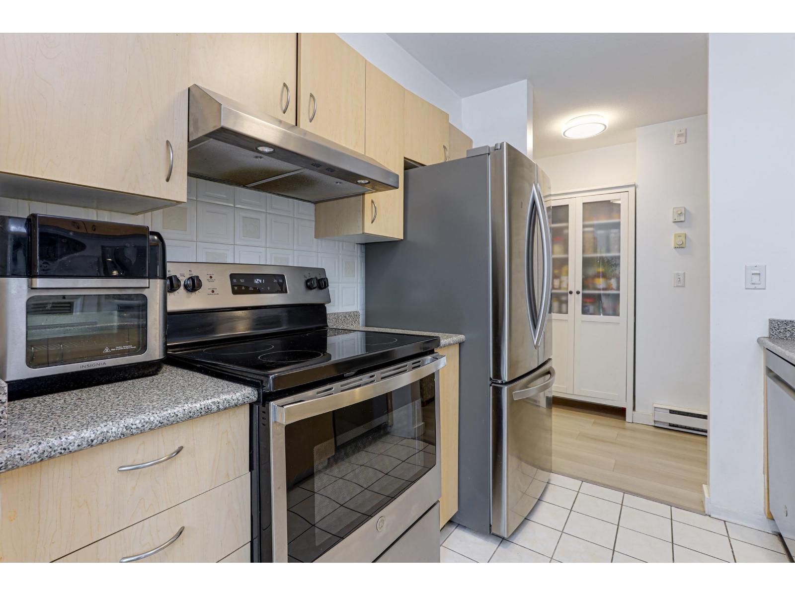 Photo 15 of 203 6359 198 Street, Langley BC