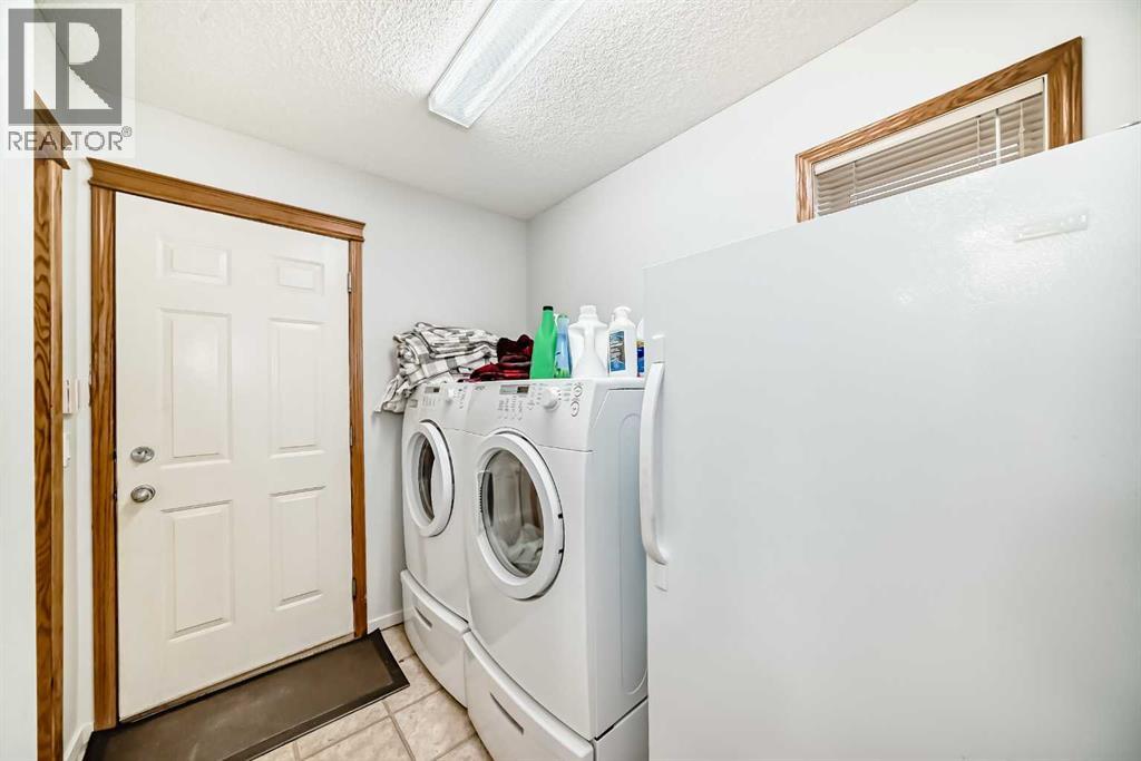 Photo 21 of 407 Citadel Meadow Bay Nw, Calgary AB