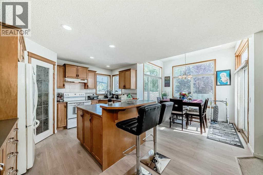 Photo 6 of 407 Citadel Meadow Bay Nw, Calgary AB