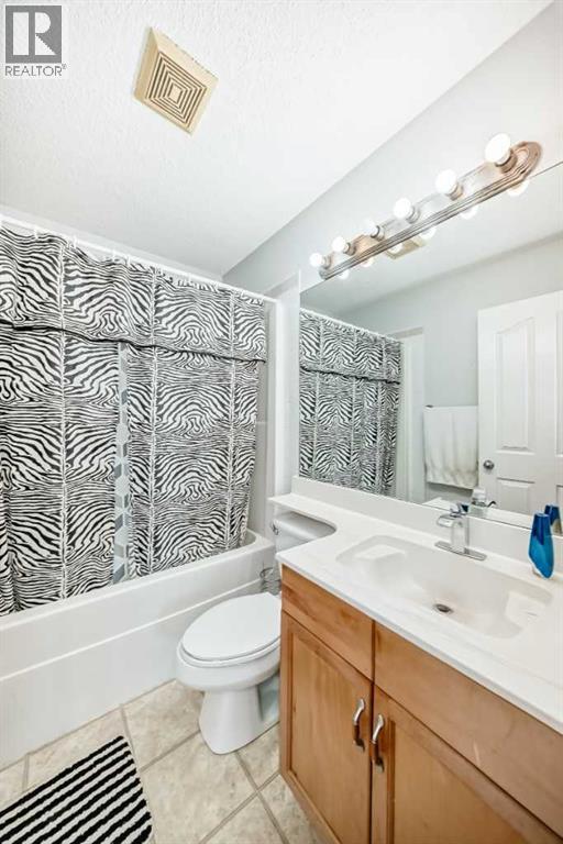 Photo 33 of 407 Citadel Meadow Bay Nw, Calgary AB
