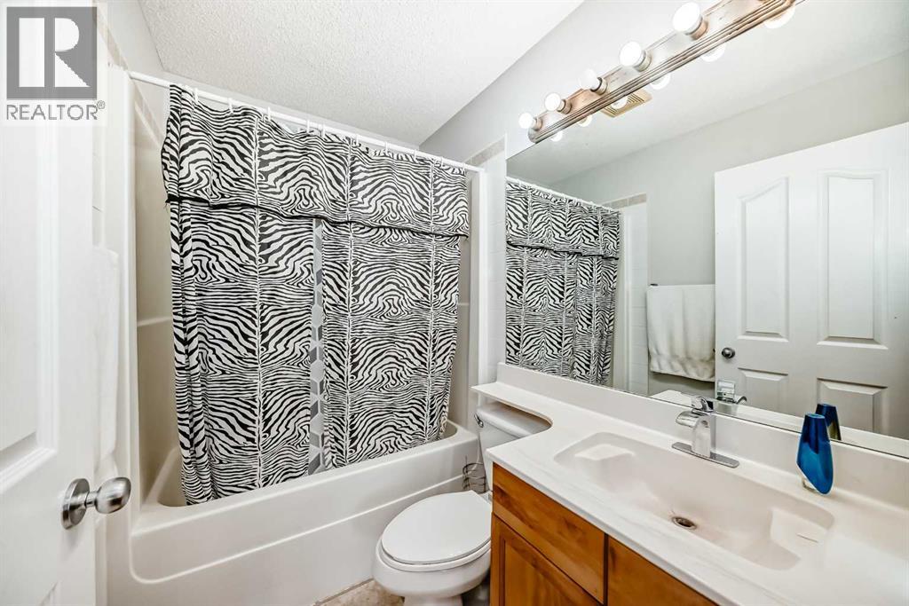 Photo 32 of 407 Citadel Meadow Bay Nw, Calgary AB