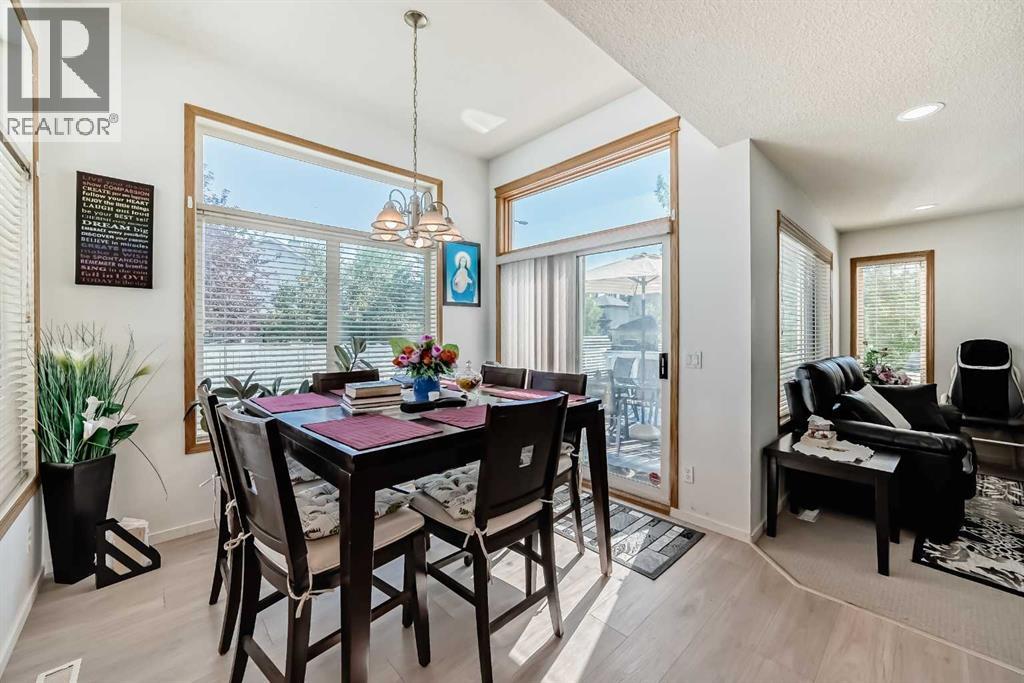 Photo 12 of 407 Citadel Meadow Bay Nw, Calgary AB