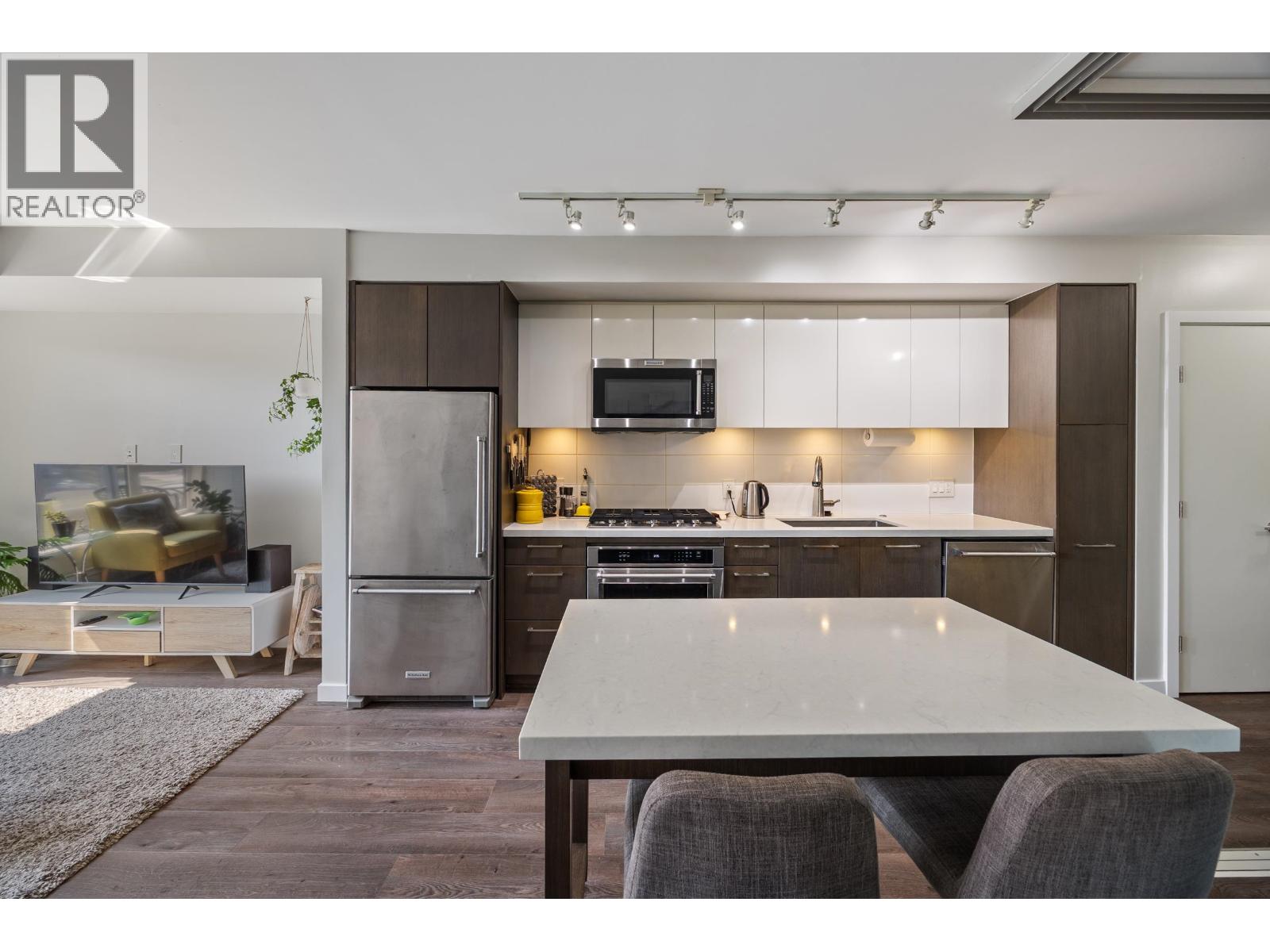 Photo 6 of 619 384 E 1st Avenue, Vancouver BC
