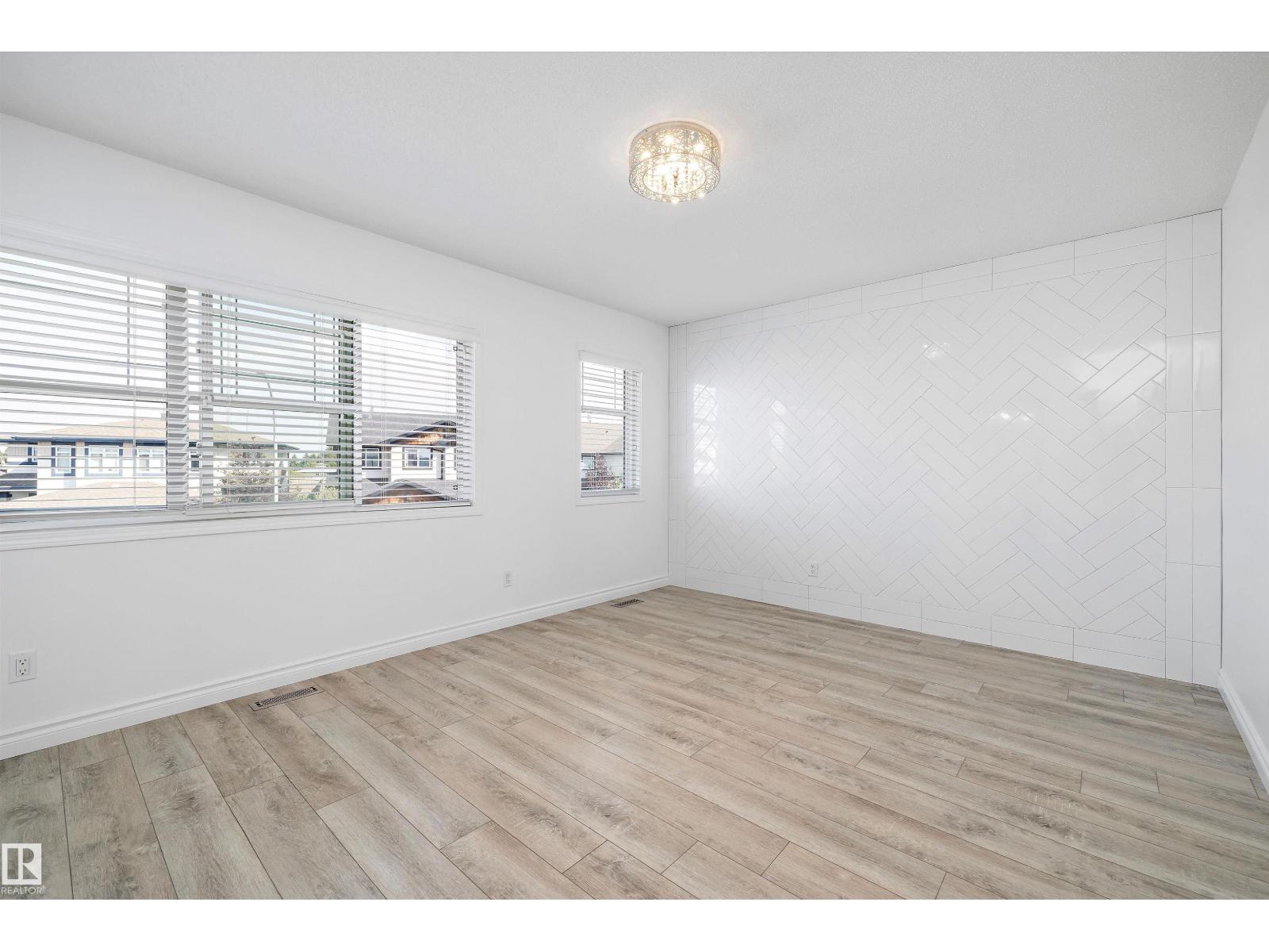 Photo 22 of 9852 217 St Nw Nw, Edmonton AB