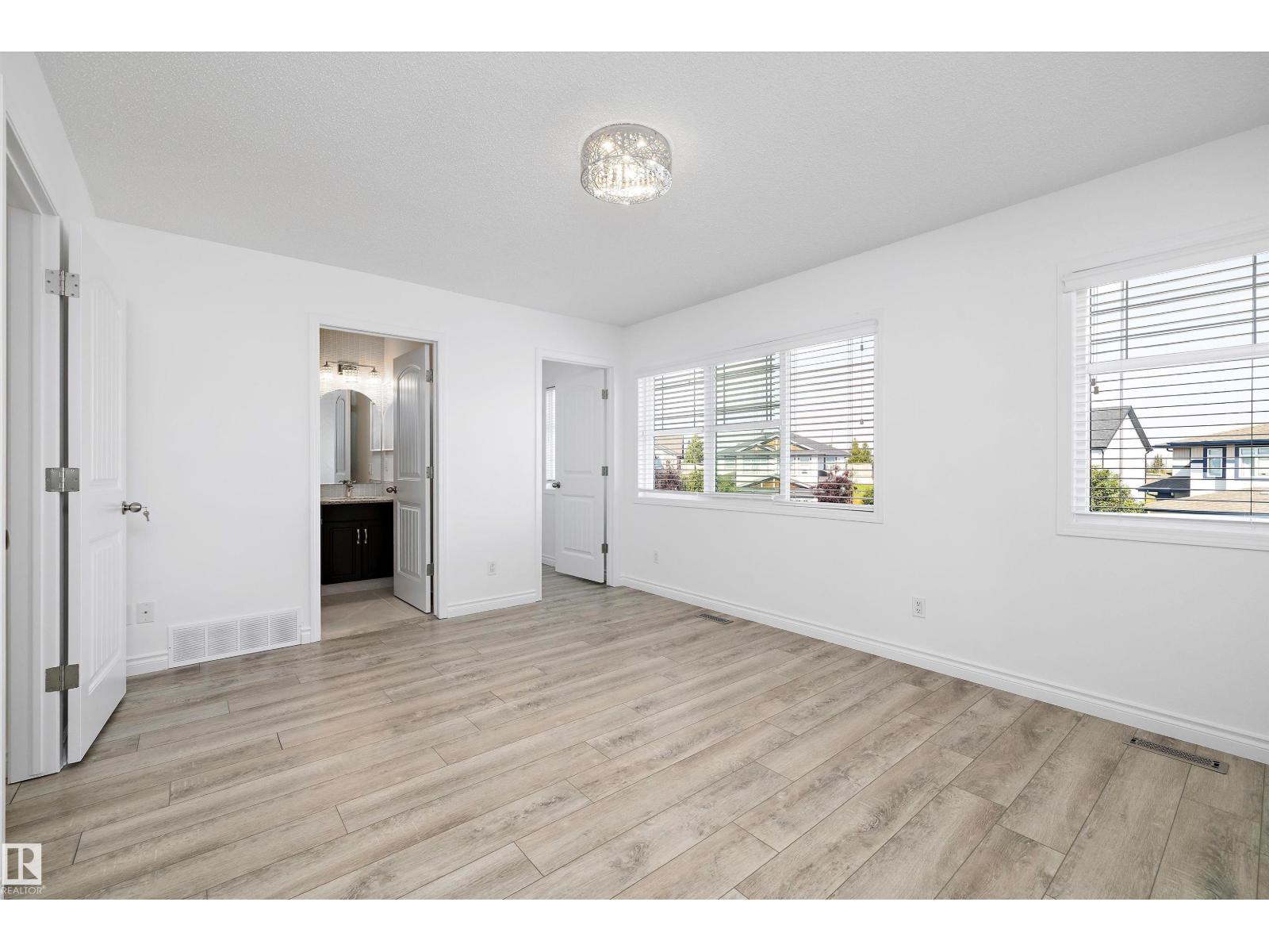 Photo 23 of 9852 217 St Nw Nw, Edmonton AB