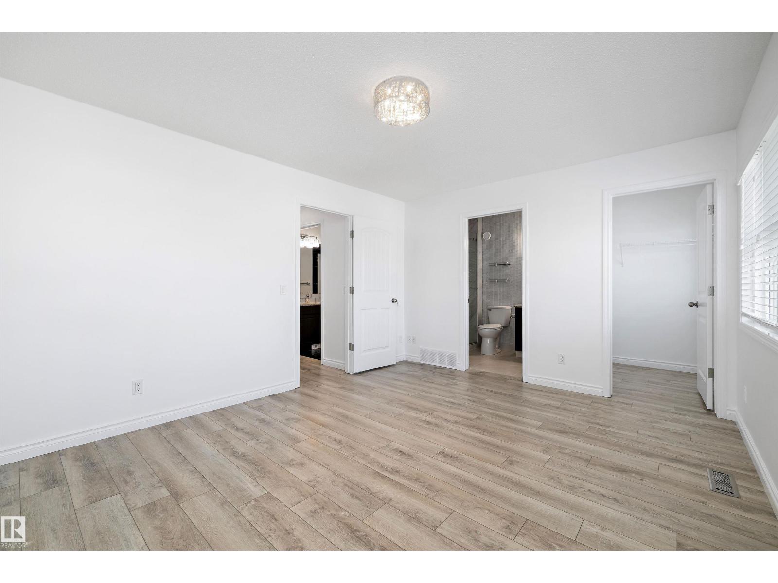 Photo 24 of 9852 217 St Nw Nw, Edmonton AB