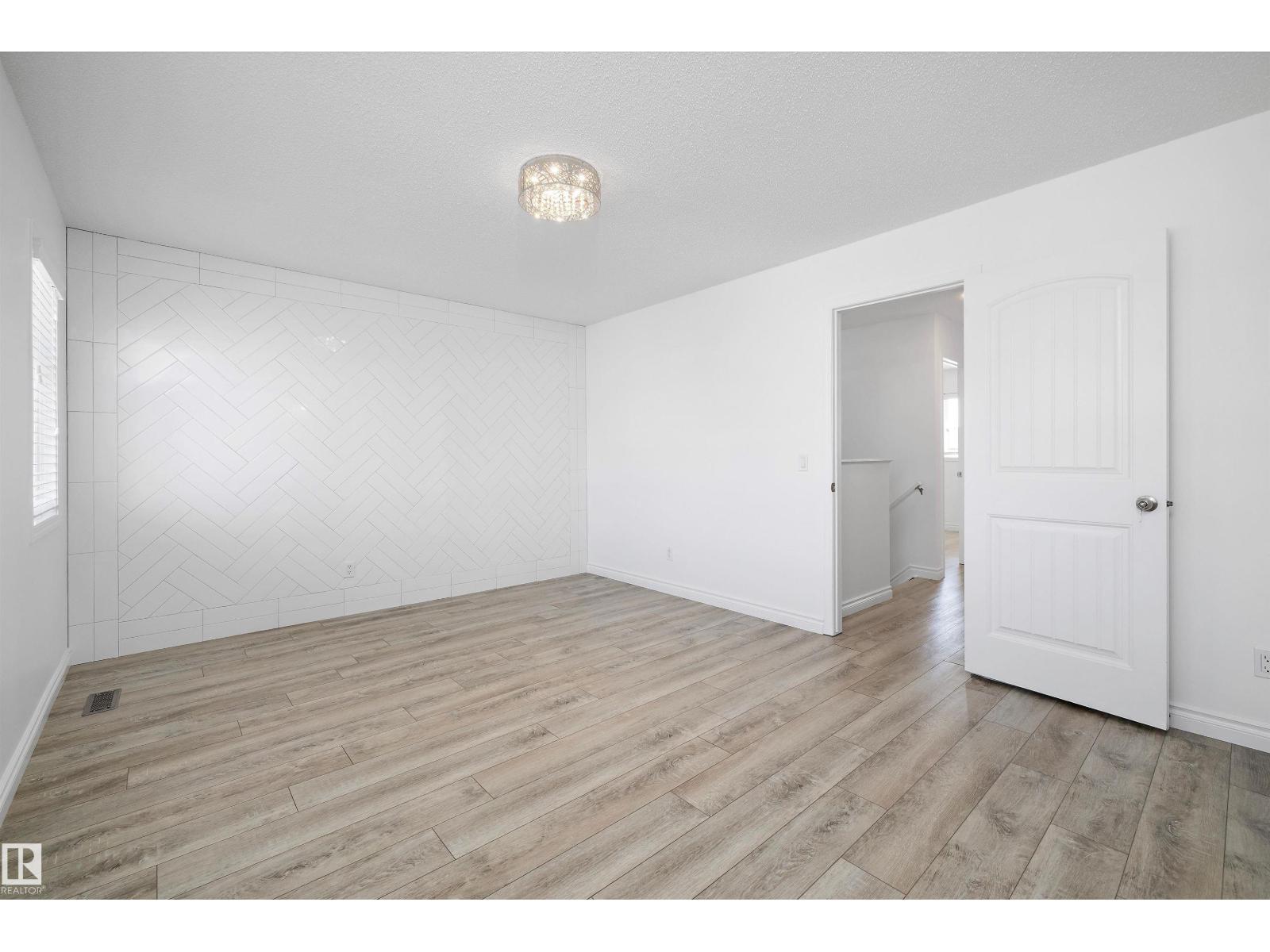 Photo 25 of 9852 217 St Nw Nw, Edmonton AB