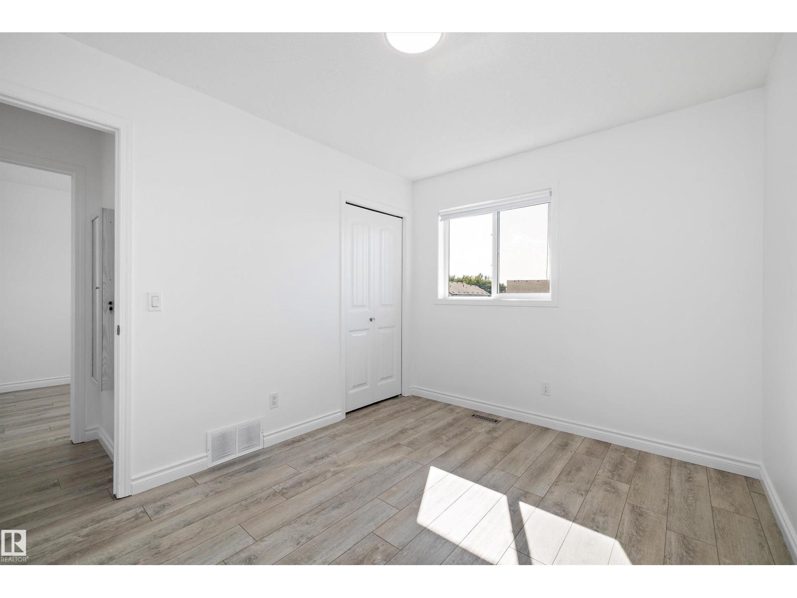 Photo 32 of 9852 217 St Nw Nw, Edmonton AB