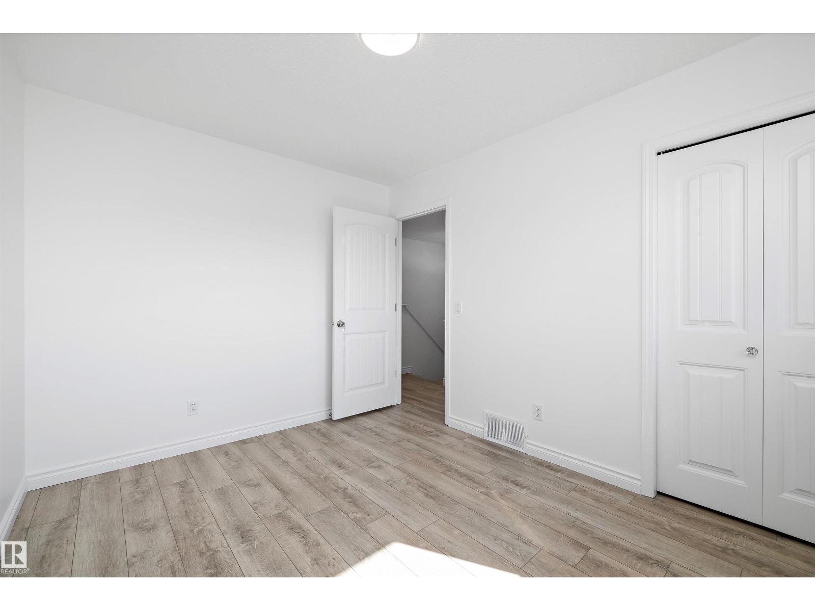 Photo 33 of 9852 217 St Nw Nw, Edmonton AB