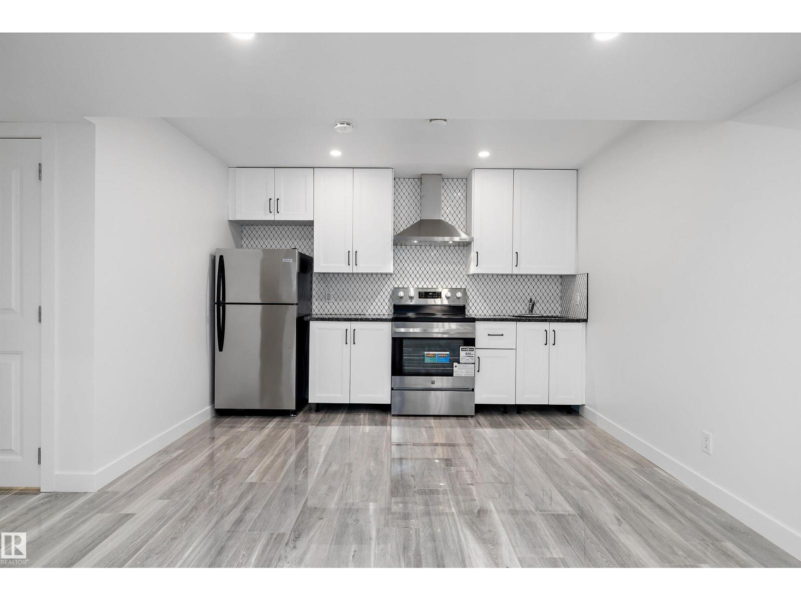 Photo 37 of 9852 217 St Nw Nw, Edmonton AB