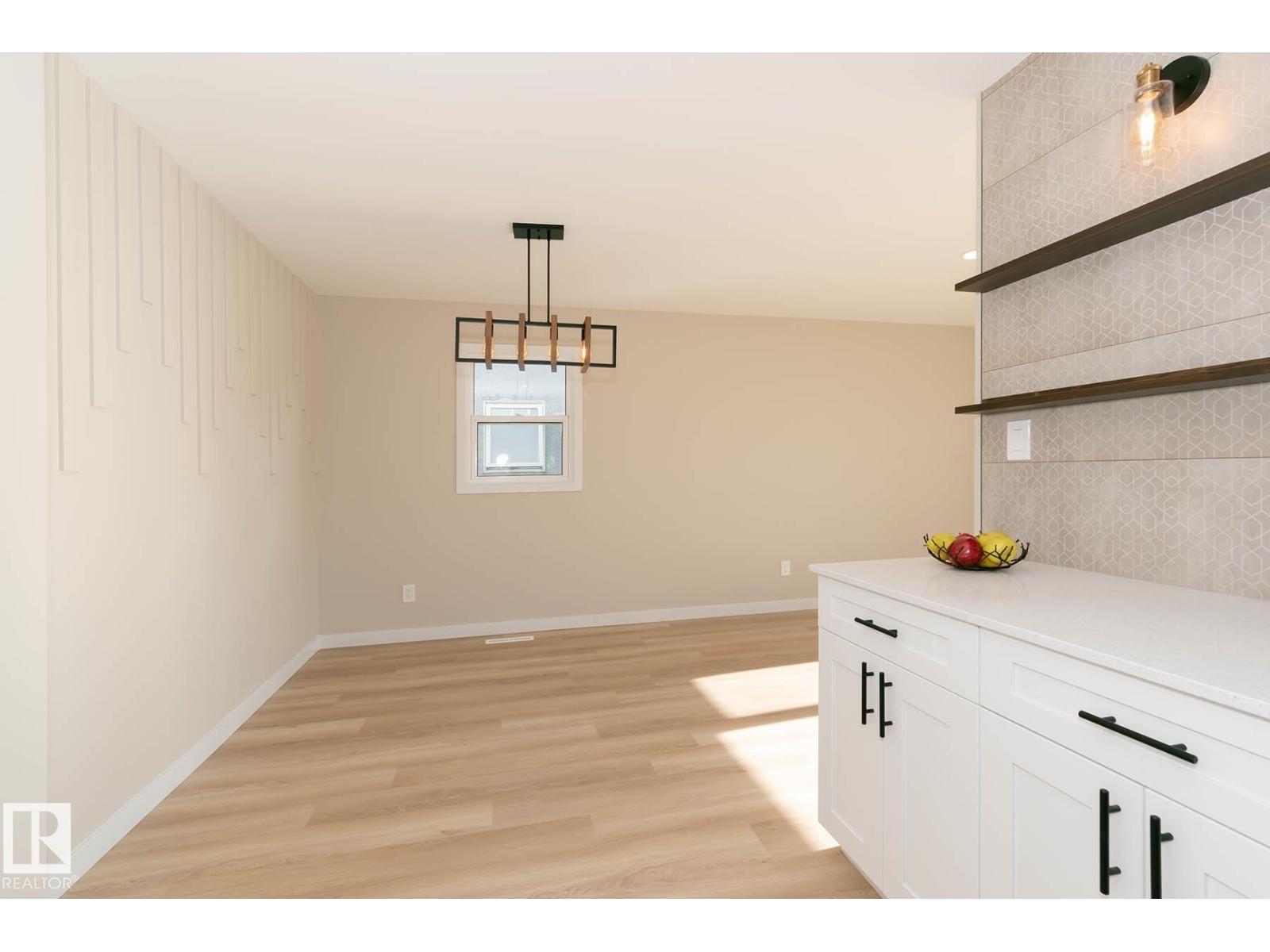Photo 14 of 7923 159 St Nw, Edmonton AB