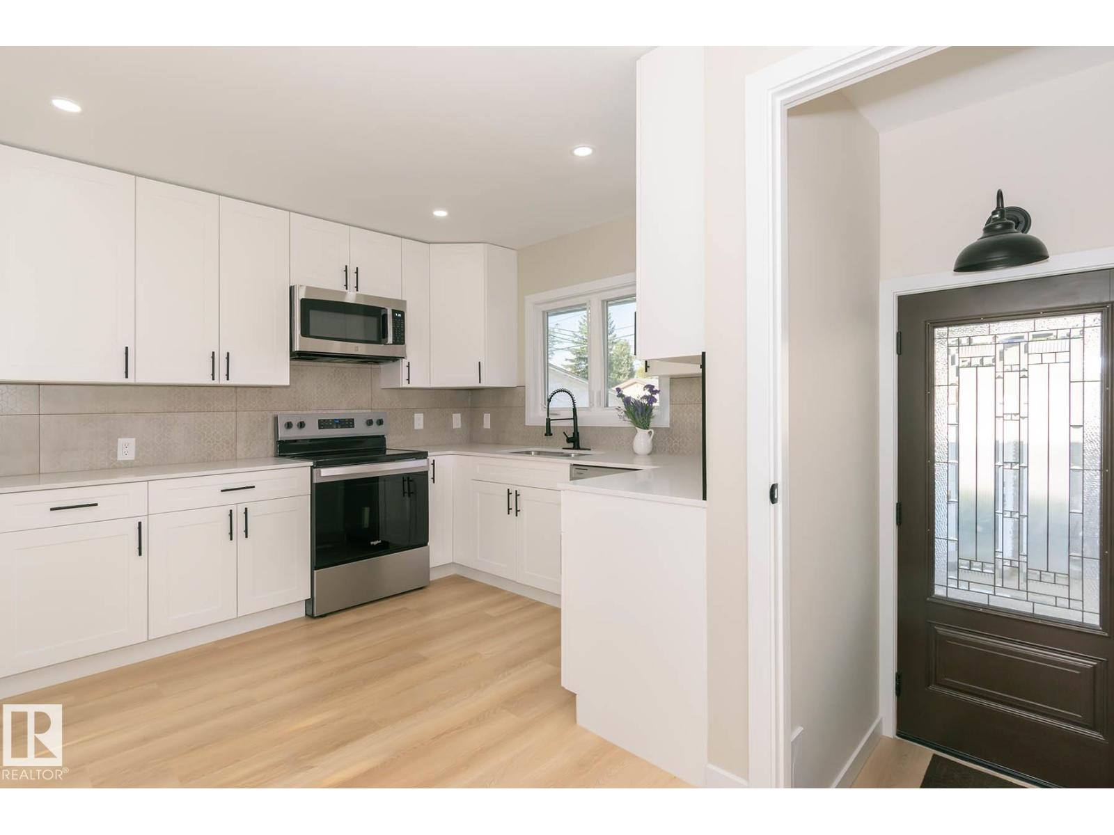Photo 16 of 7923 159 St Nw, Edmonton AB