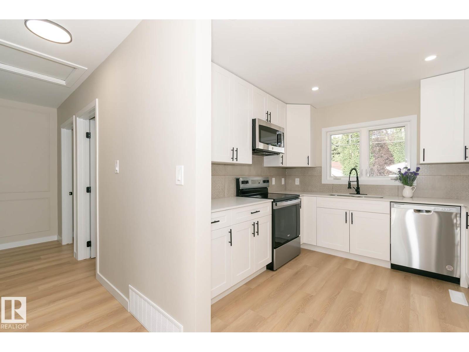 Photo 17 of 7923 159 St Nw, Edmonton AB