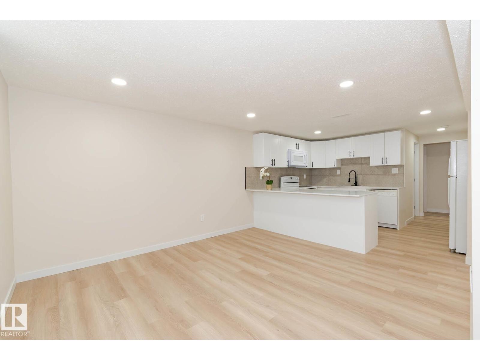 Photo 37 of 7923 159 St Nw, Edmonton AB