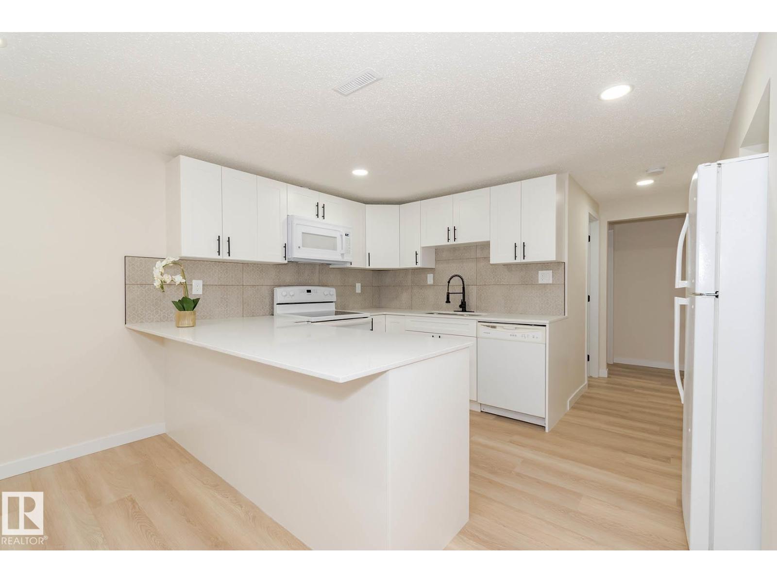 Photo 38 of 7923 159 St Nw, Edmonton AB