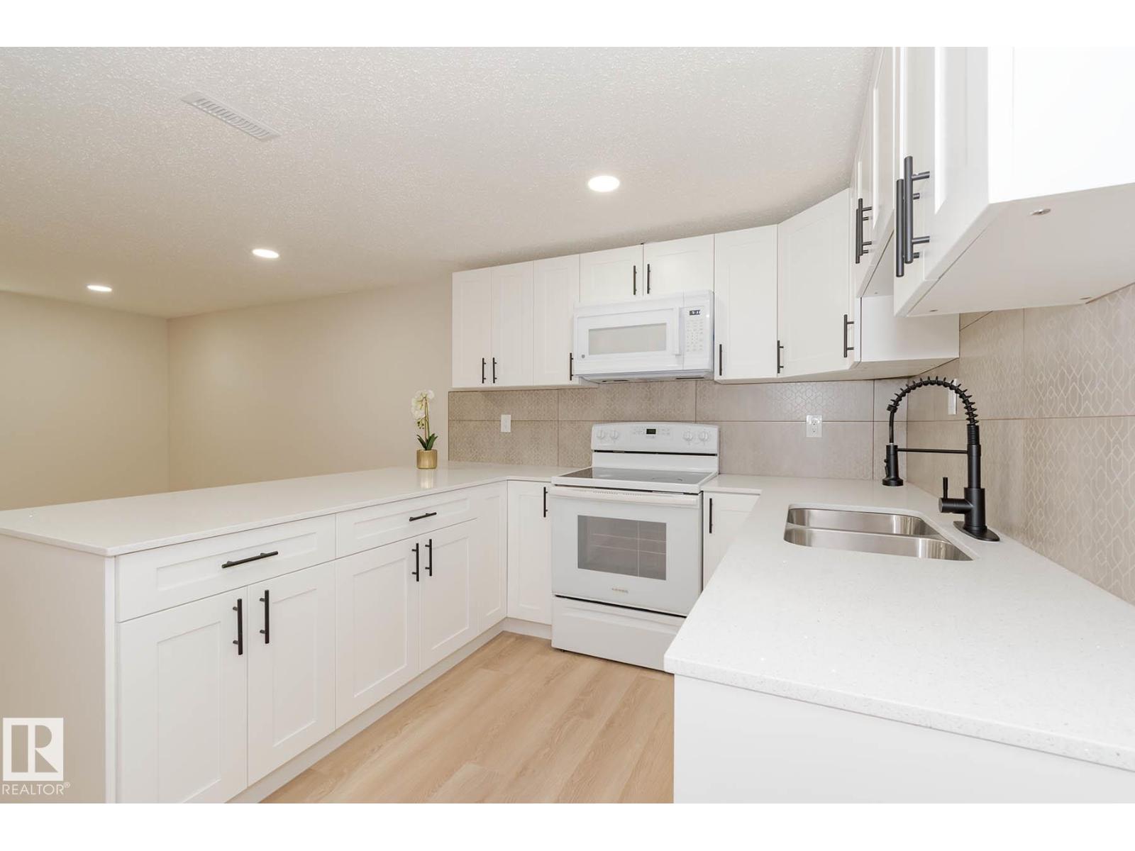 Photo 41 of 7923 159 St Nw, Edmonton AB