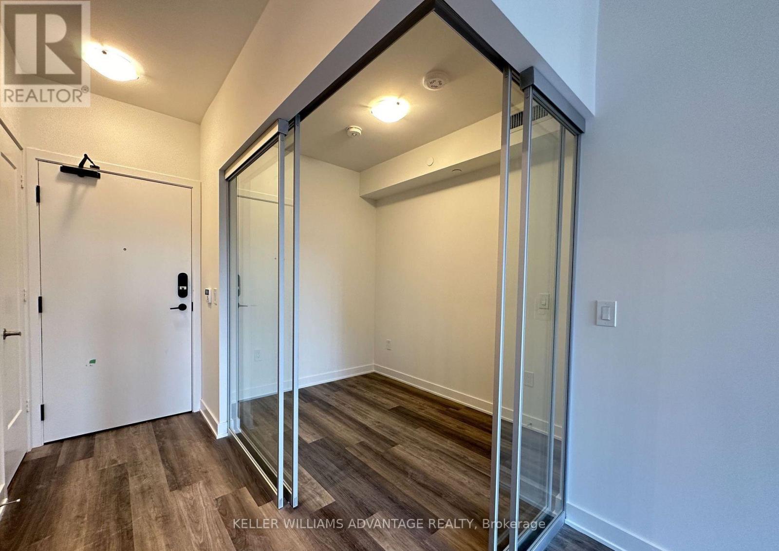 Photo 3 of 771 W 135 Lower Sherbourne Street, Toronto ON