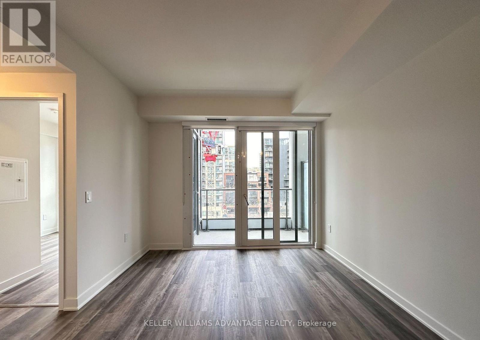 Photo 4 of 771 W 135 Lower Sherbourne Street, Toronto ON