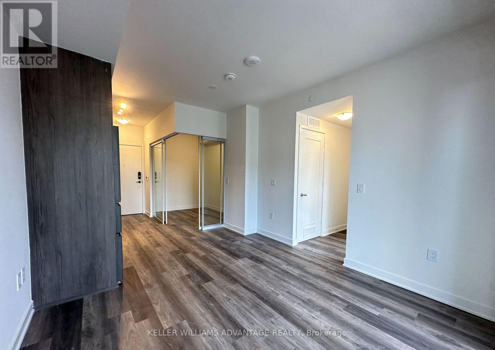 Photo 5 of 771 W 135 Lower Sherbourne Street, Toronto ON