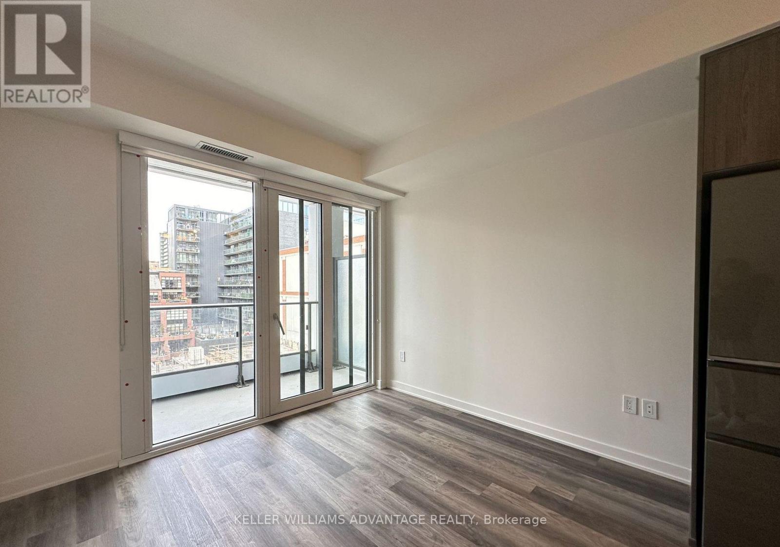 Photo 6 of 771 W 135 Lower Sherbourne Street, Toronto ON
