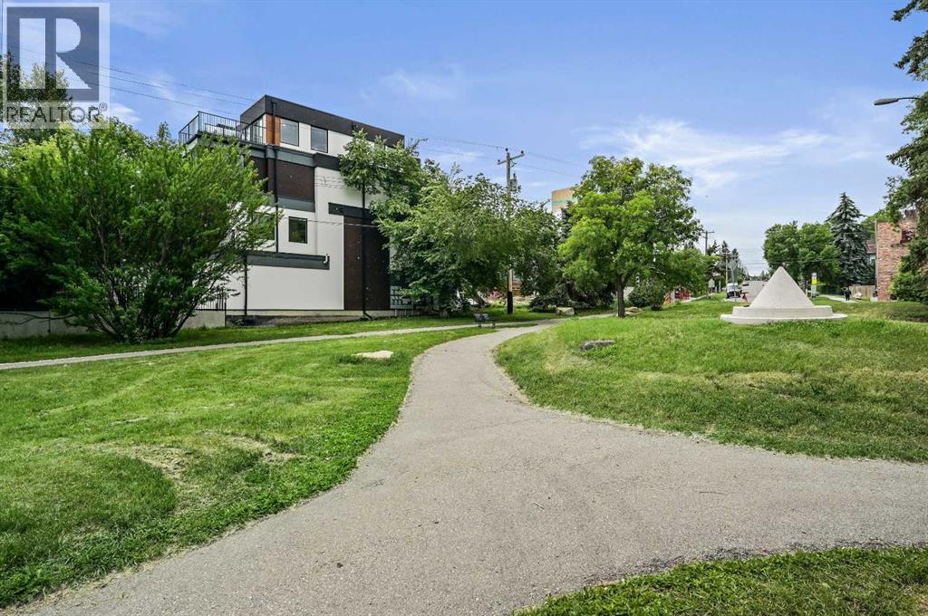 Photo 41 of 2100 17 A Street Sw, Calgary AB