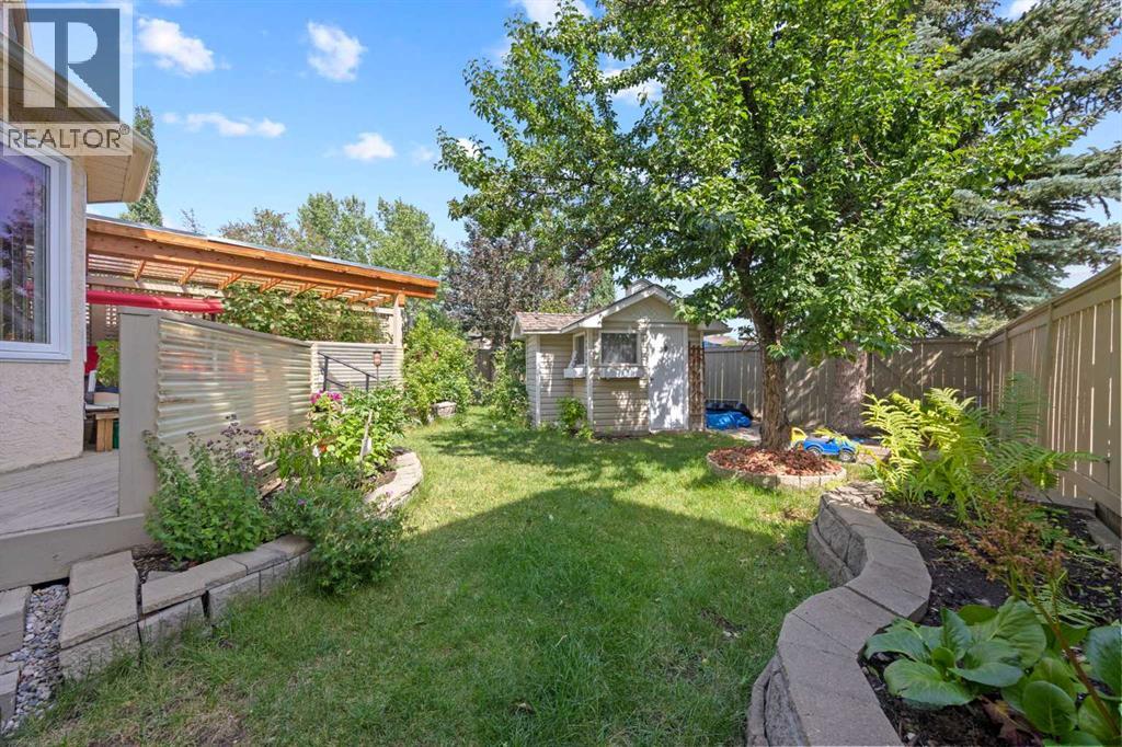 Photo 36 of 139 Hawkville Close Nw, Calgary AB