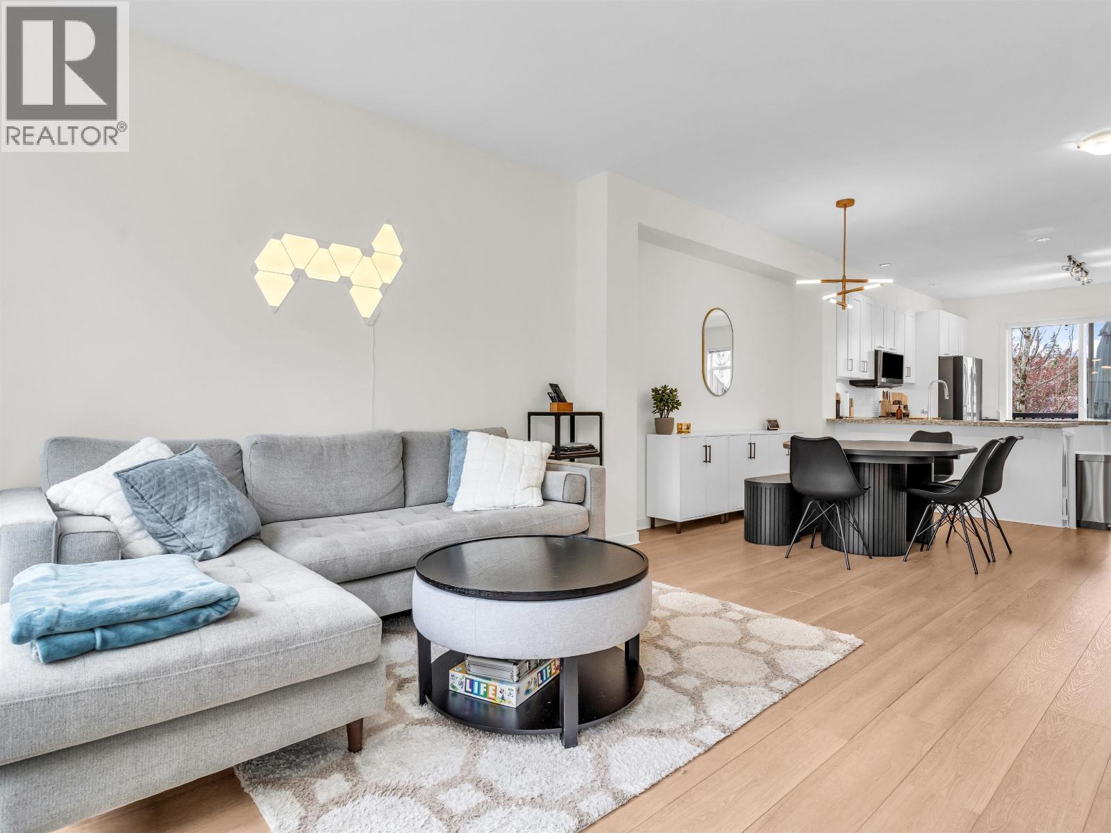 Photo 8 of 11 1248 Holtby Street, Coquitlam BC