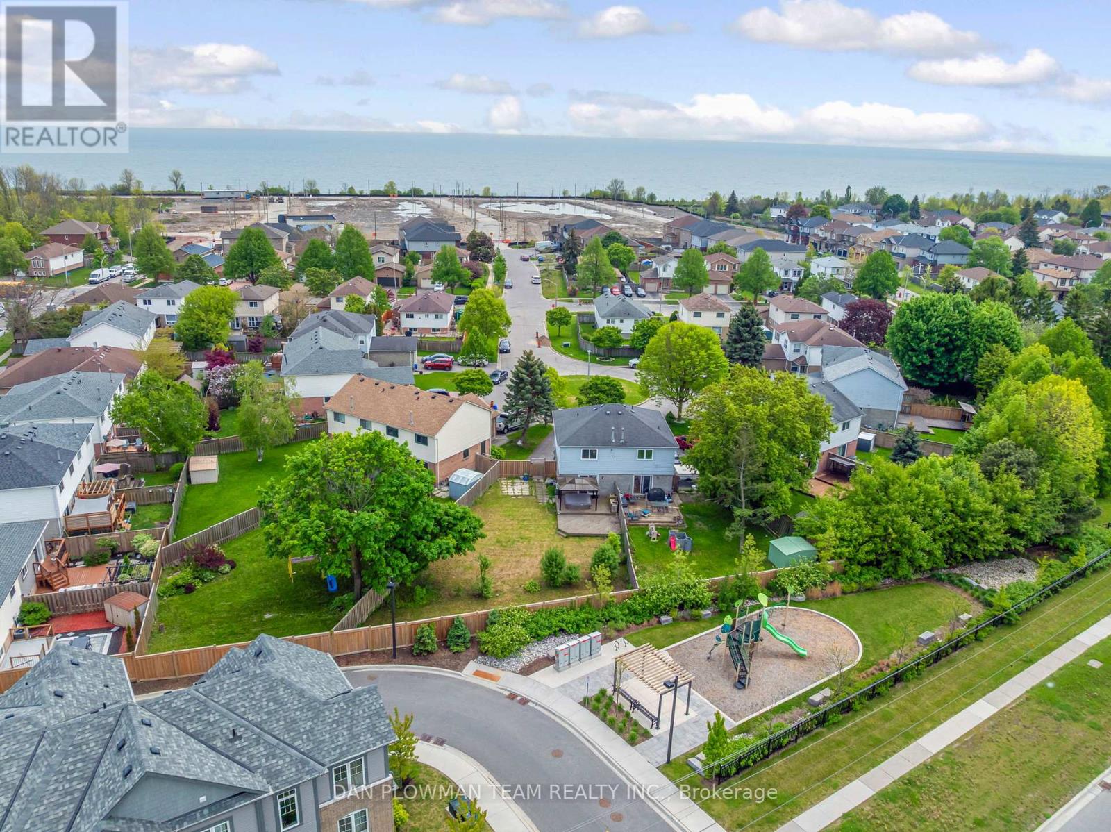 Photo 35 of 1411 Beaverbrook Court, Oshawa ON