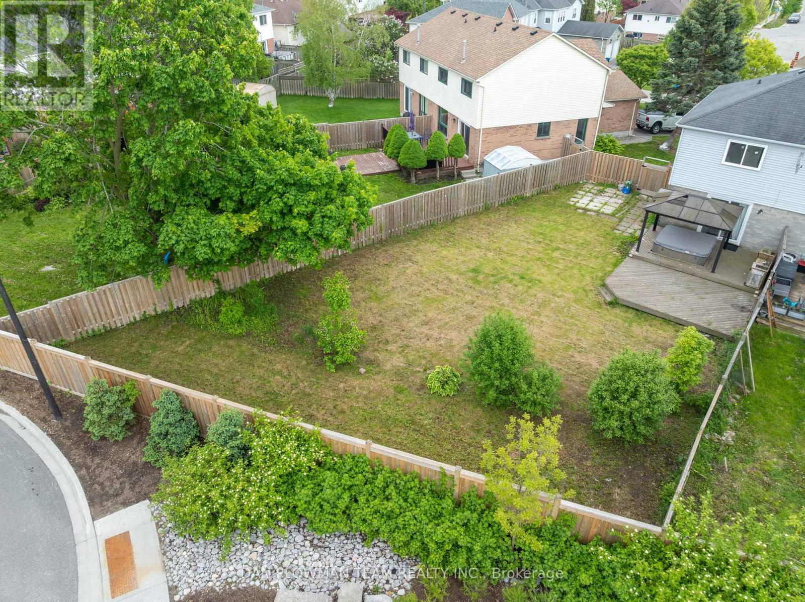 Photo 37 of 1411 Beaverbrook Court, Oshawa ON