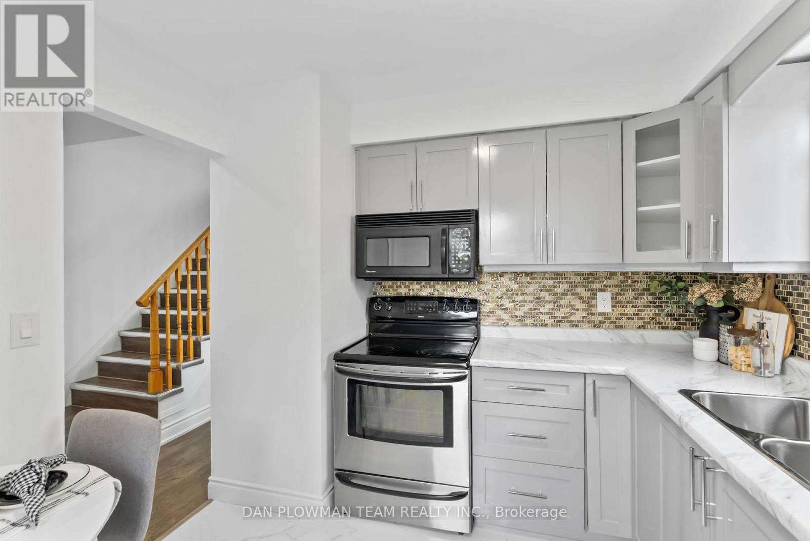 Photo 7 of 1411 Beaverbrook Court, Oshawa ON