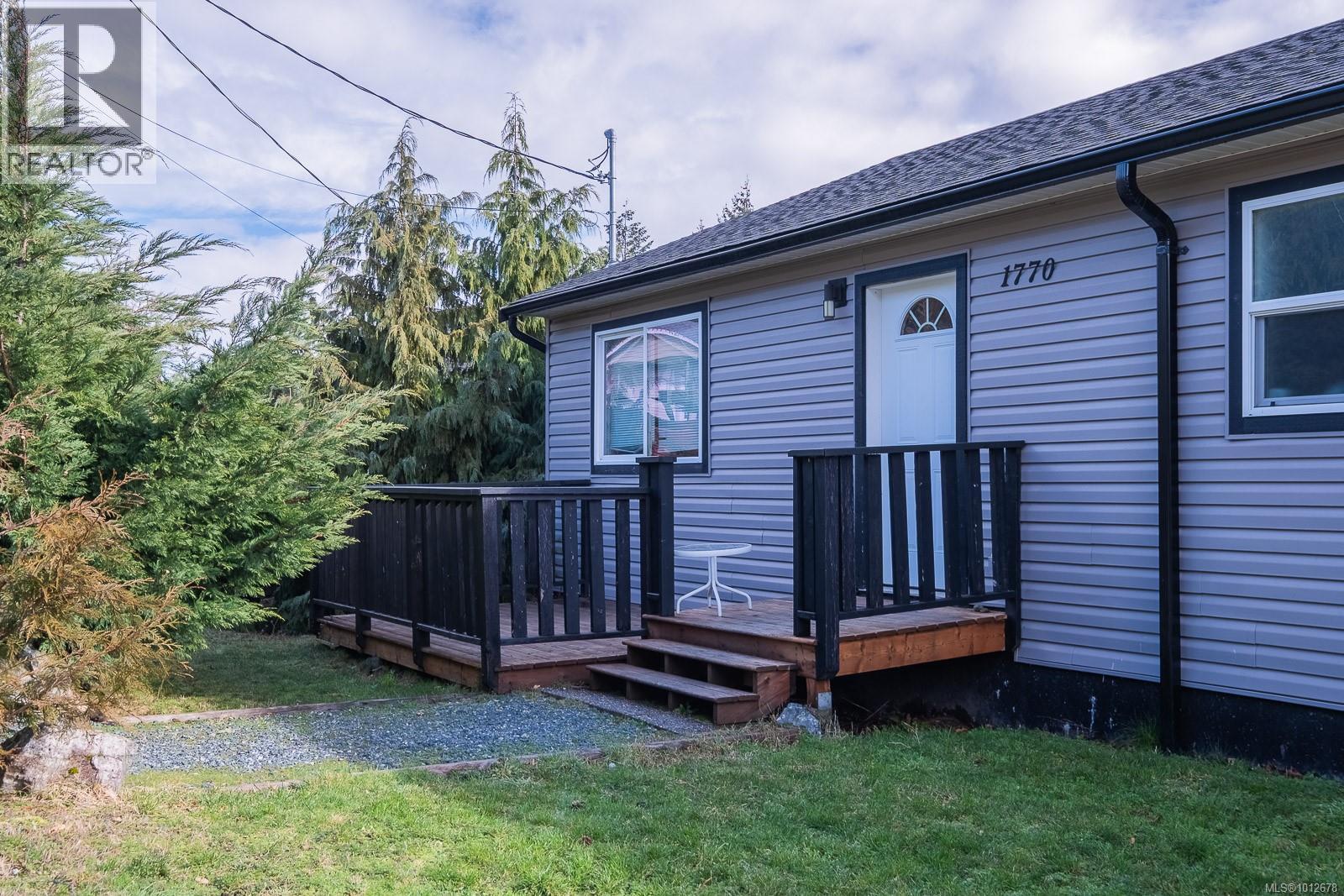 Photo 6 of 1770 Jay Bell Trail, Qualicum Beach BC