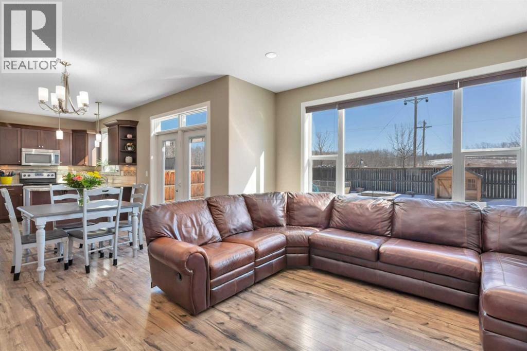 Photo 8 of 4813 39 Street, Ponoka AB