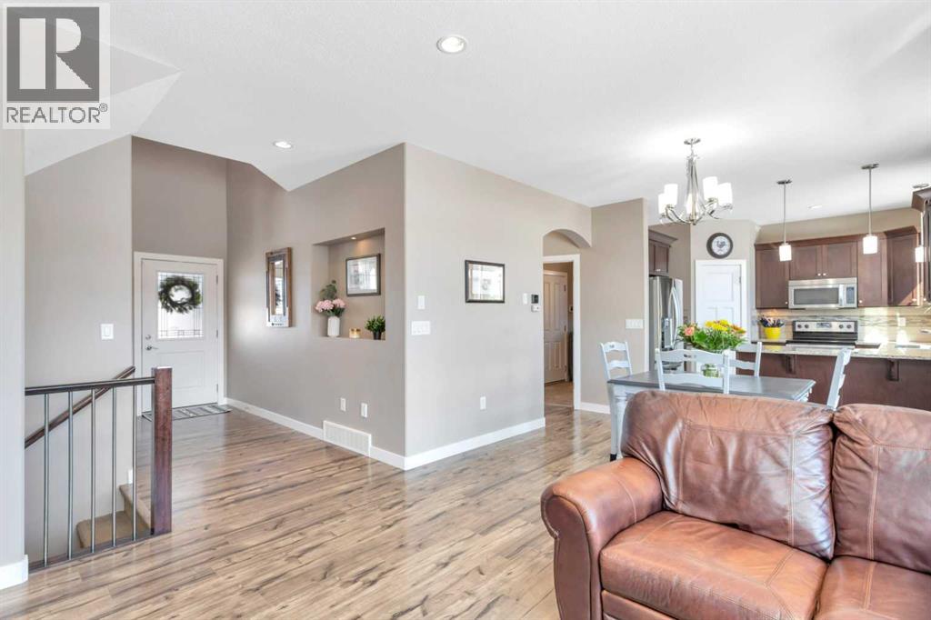Photo 9 of 4813 39 Street, Ponoka AB