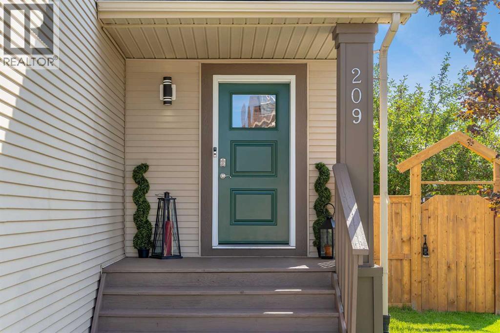 Photo 4 of 209 Sagewood Grove Sw, Airdrie AB