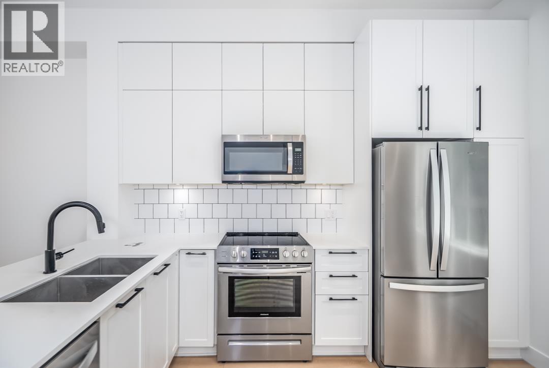 Photo 10 of 41 19696 Hammond Road, Pitt Meadows BC
