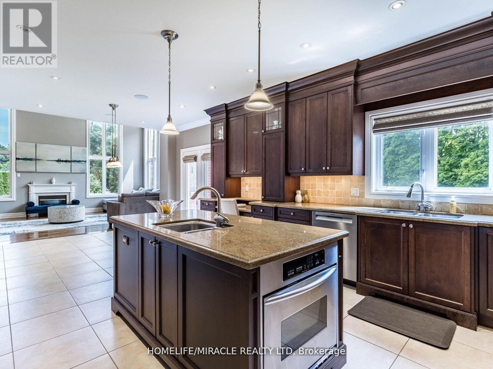 Photo 14 of 24 Allison Court, Halton Hills ON