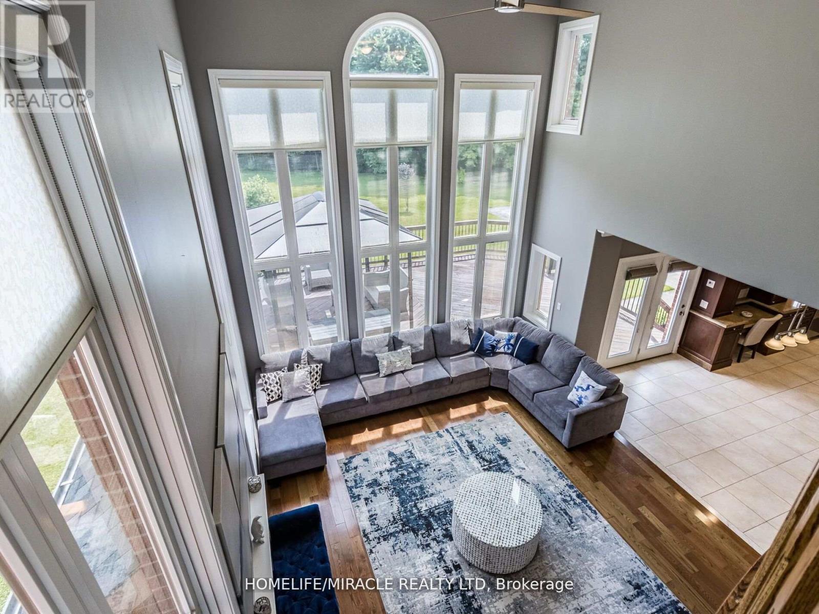 Photo 16 of 24 Allison Court, Halton Hills ON