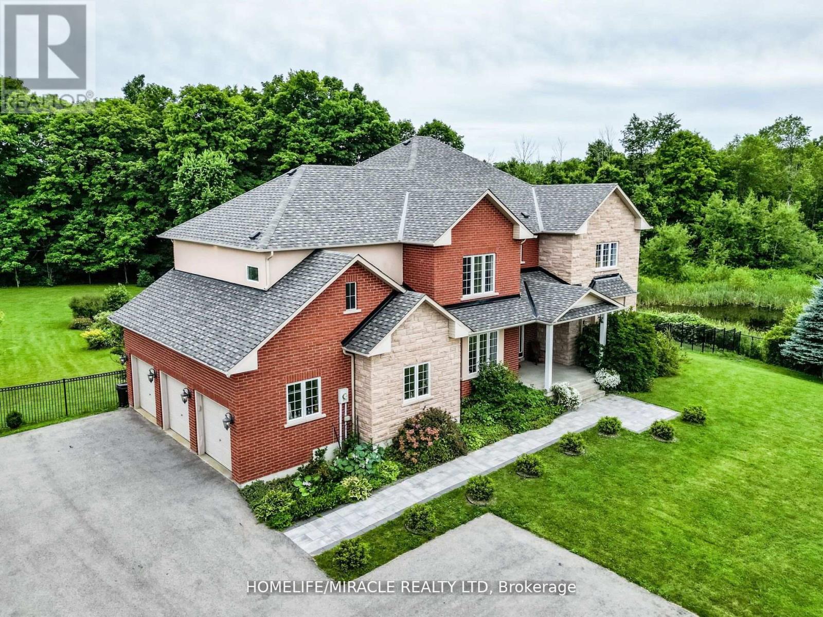 Photo 2 of 24 Allison Court, Halton Hills ON