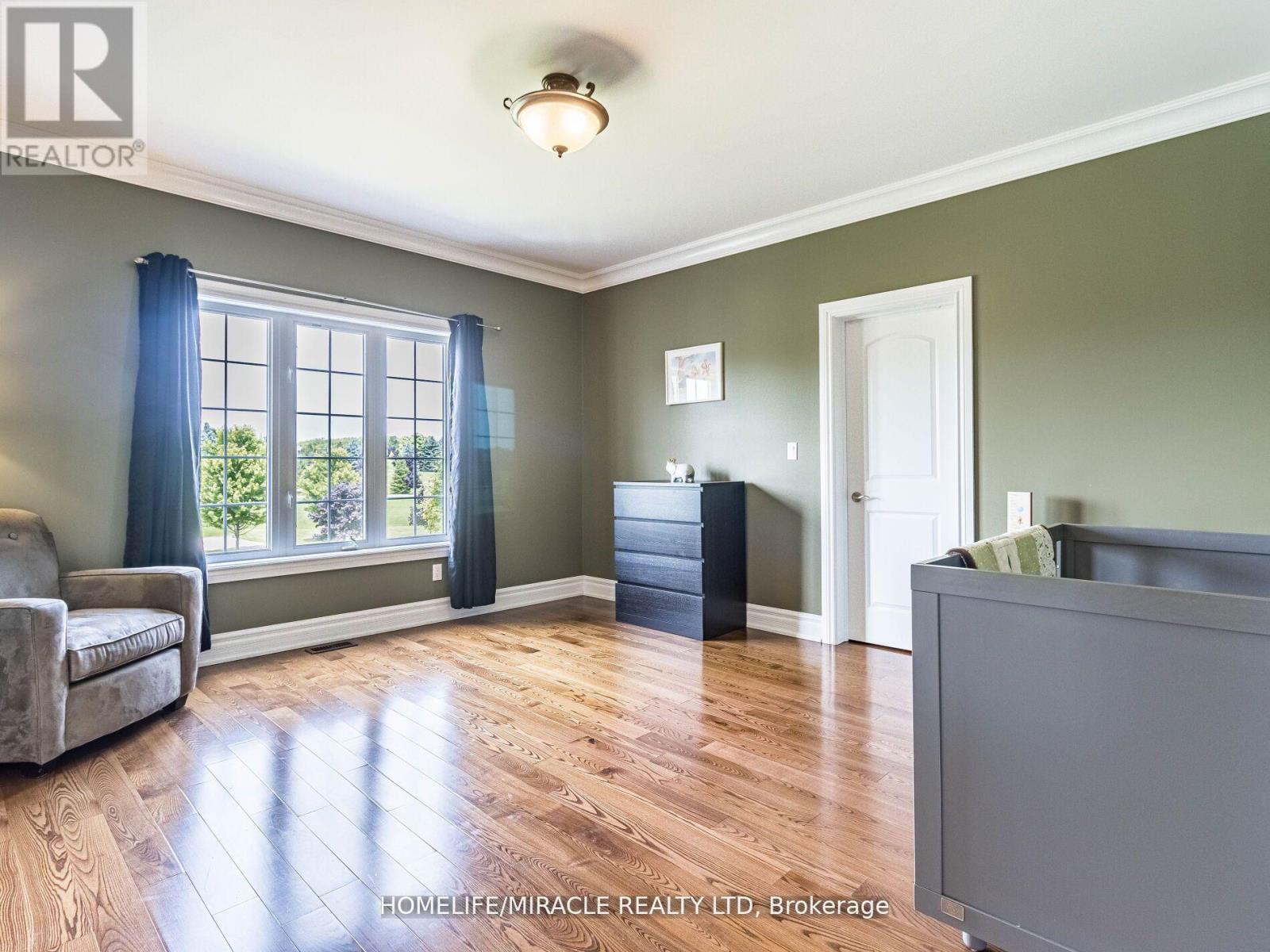Photo 28 of 24 Allison Court, Halton Hills ON