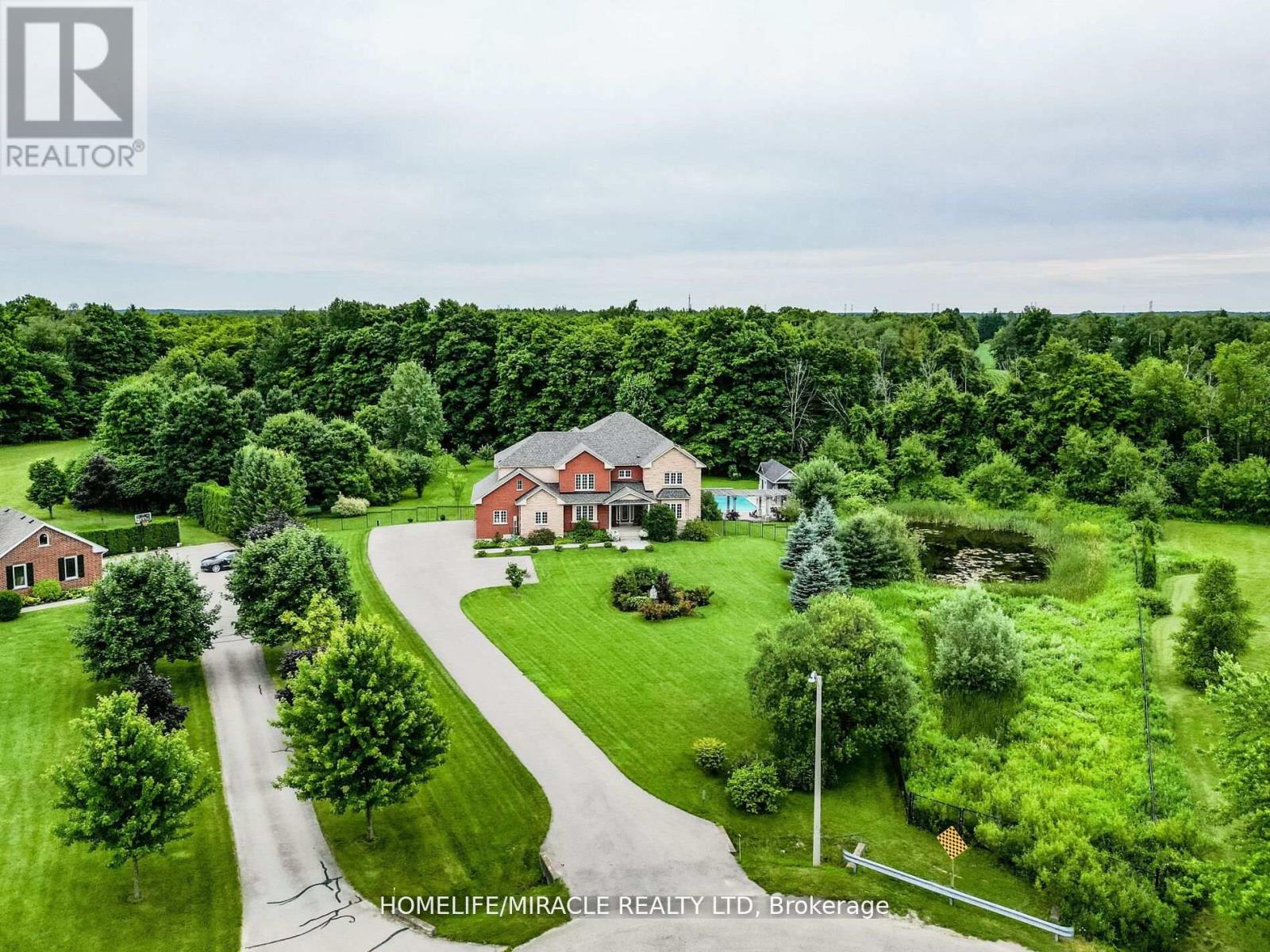 Photo 3 of 24 Allison Court, Halton Hills ON