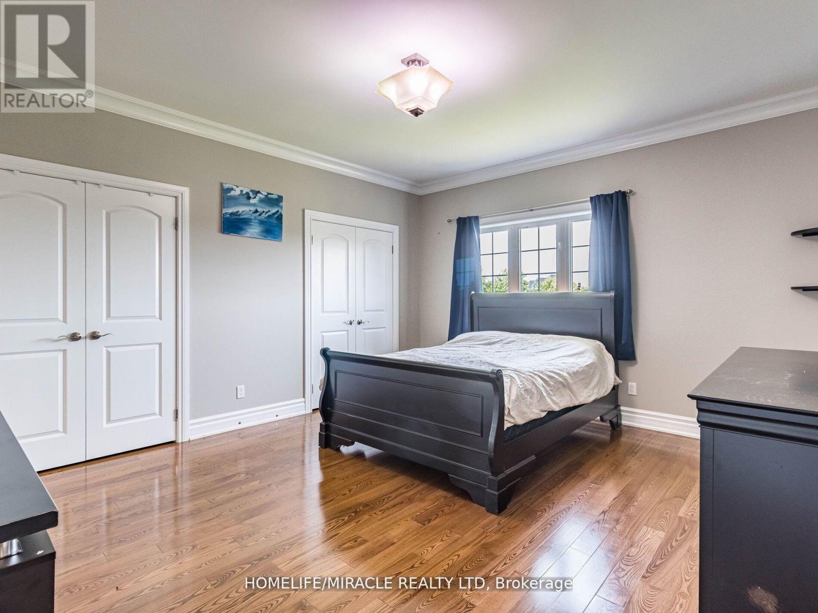 Photo 31 of 24 Allison Court, Halton Hills ON
