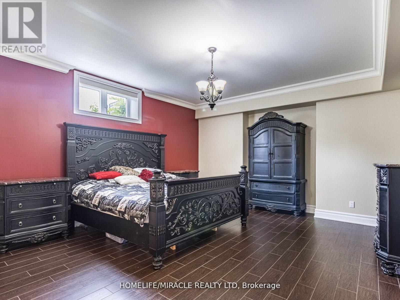 Photo 33 of 24 Allison Court, Halton Hills ON