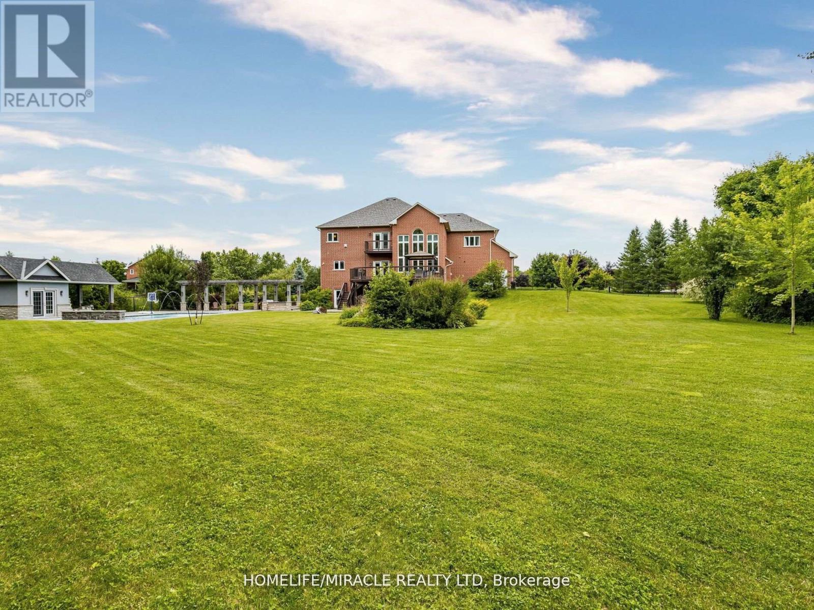 Photo 42 of 24 Allison Court, Halton Hills ON