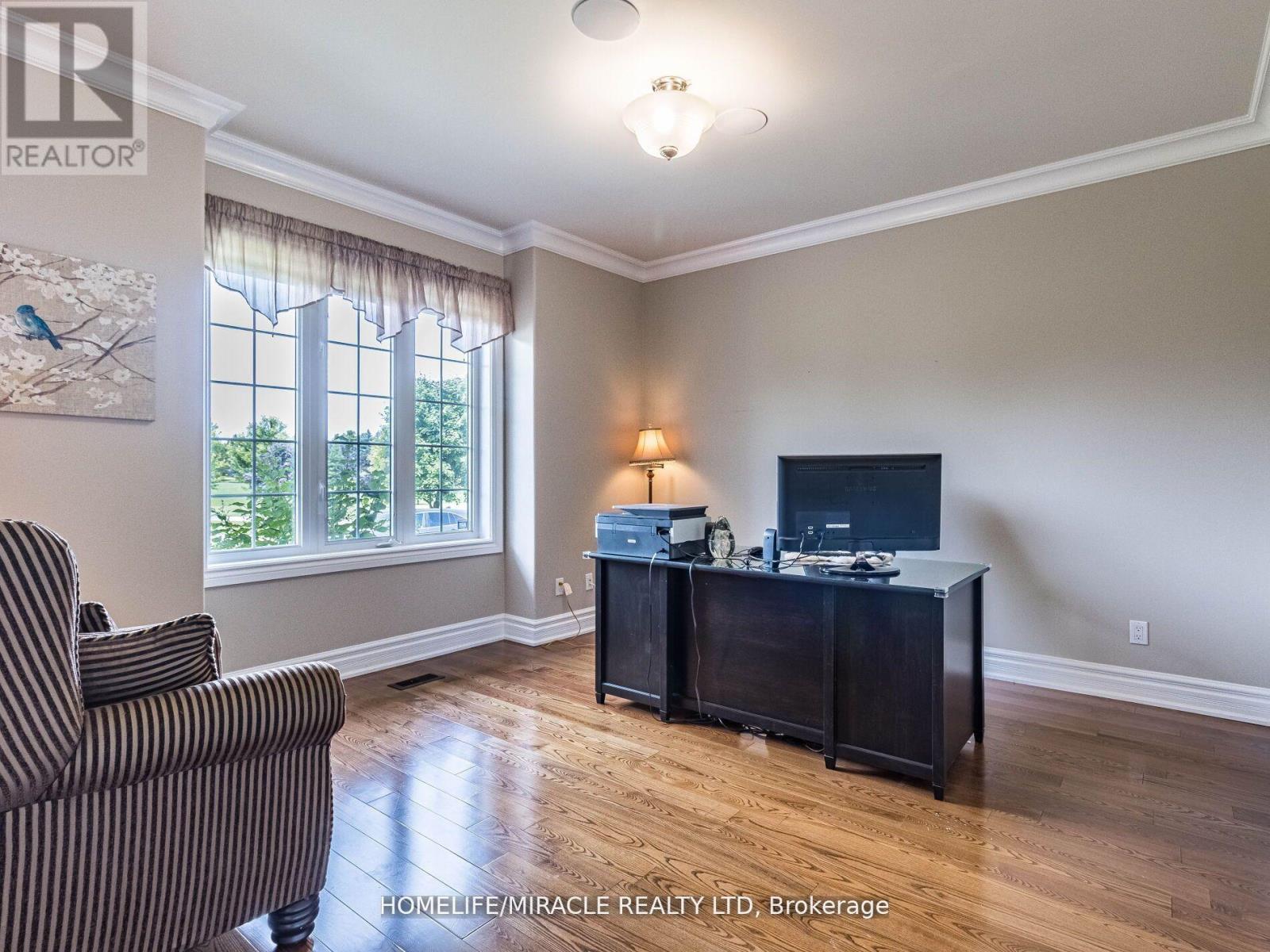 Photo 8 of 24 Allison Court, Halton Hills ON