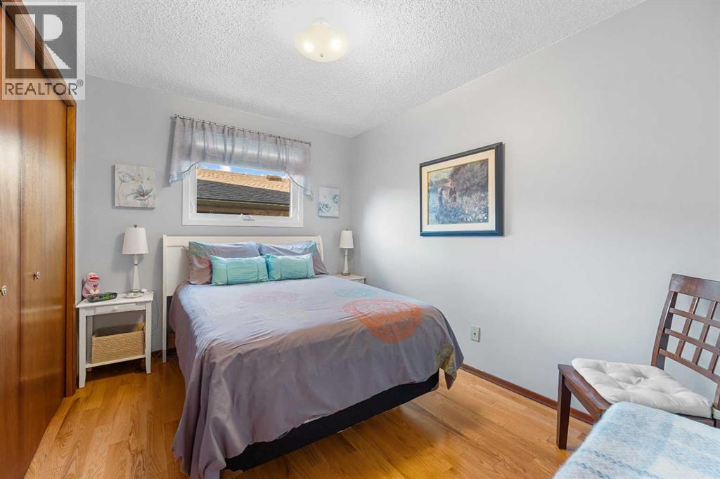 Photo 30 of 7 Bernard Court Nw, Calgary AB