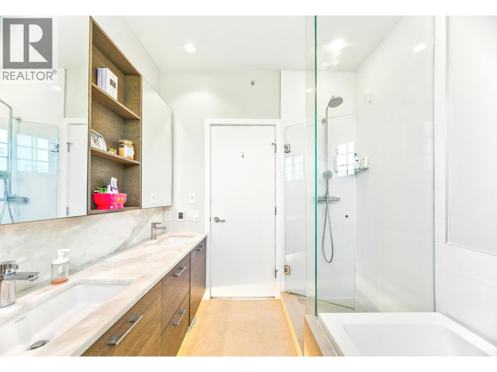 Photo 30 of 276 W 62nd Avenue, Vancouver BC