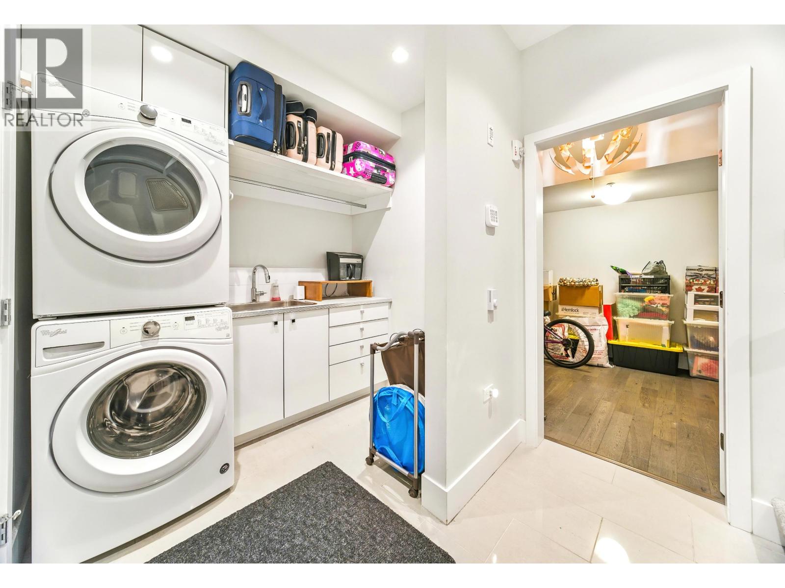 Photo 16 of 276 W 62nd Avenue, Vancouver BC