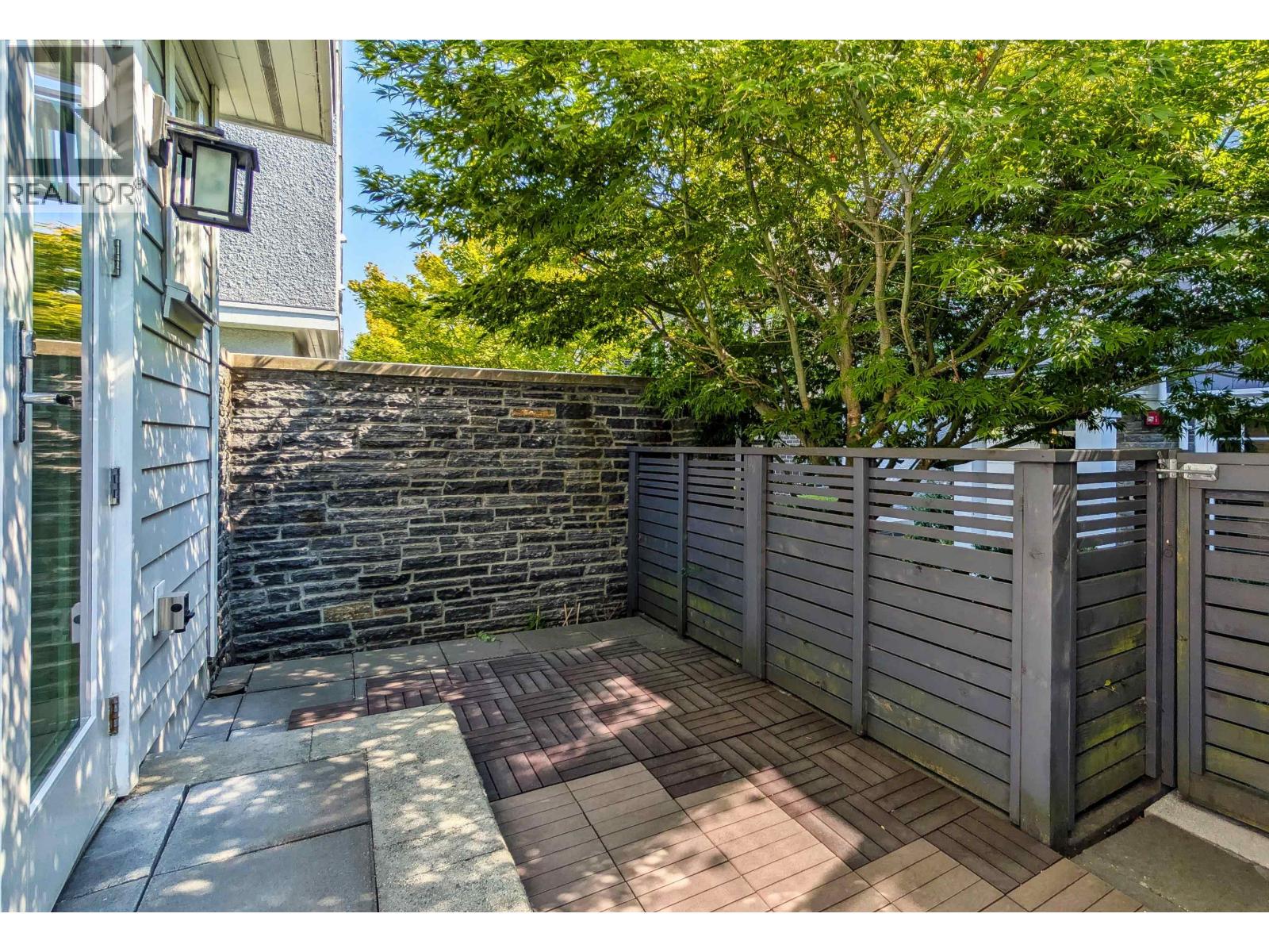 Photo 36 of 276 W 62nd Avenue, Vancouver BC