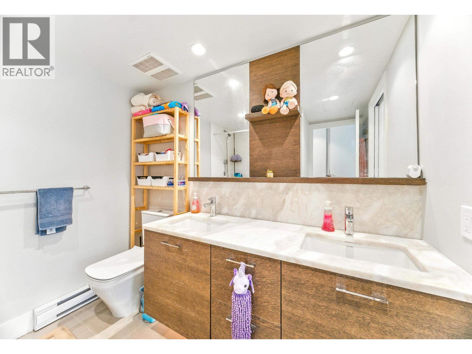 Photo 21 of 276 W 62nd Avenue, Vancouver BC